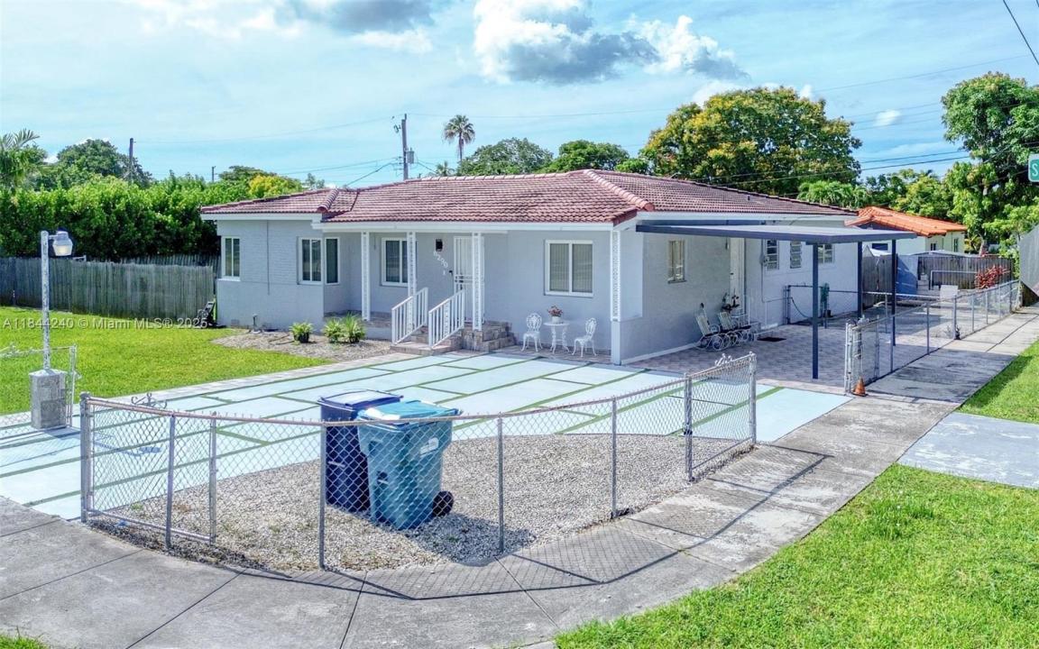 6290 SW 37th St, Miami, Florida 33155