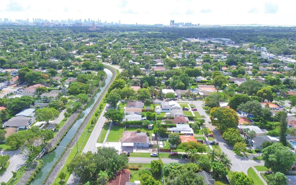 6290 SW 37th St, Miami, Florida 33155