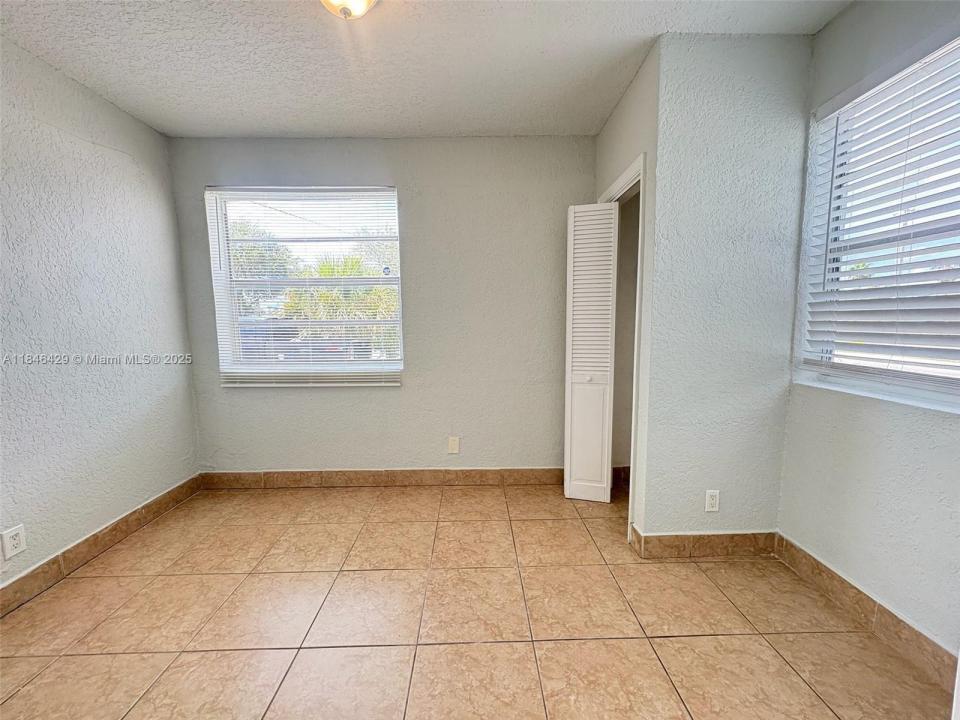 2527 N 23rd Ave 2525, Hollywood, フロリダ 33020, アメリカ合衆国