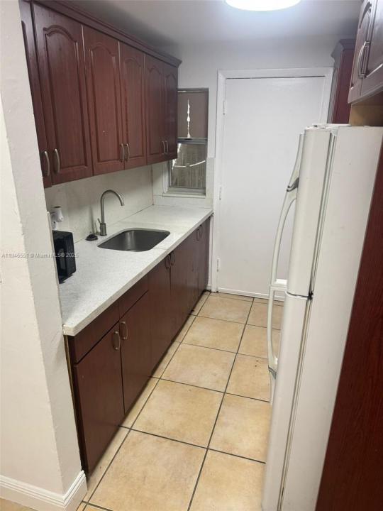 1821 NE 168 ST B-1, North Miami Beach, 佛罗里达州 33162, 美国