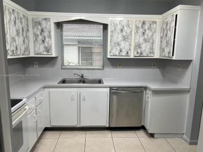 3100 Coral Springs Dr 2J, Coral Springs, Florida 33065, USA