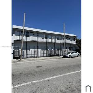 467 NW 8th St 1, Miami, Florida 33136, USA