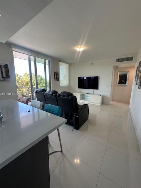 7875 NW 107th Ave 318, Doral, Florida 33178, USA