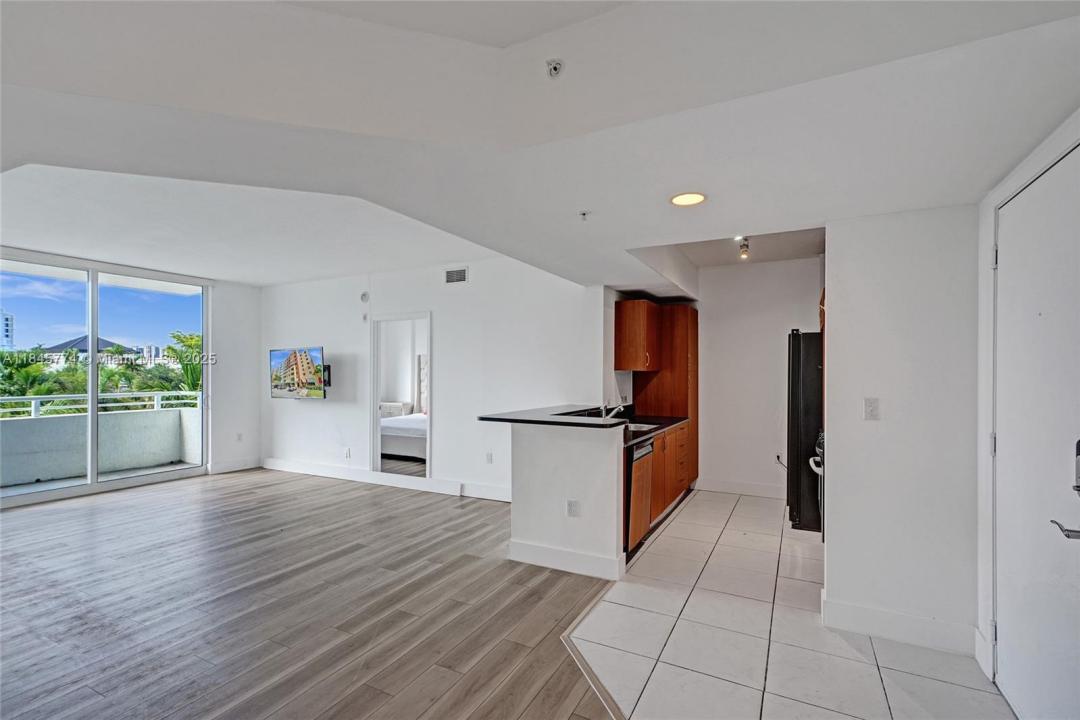 2775 NE 187th St 202, Aventura, Floride 33180, États-Unis