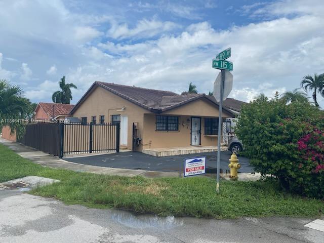 8889 NW 115th St, Hialeah Gardens, Florida 33018, Amerika Birleşik Devletleri