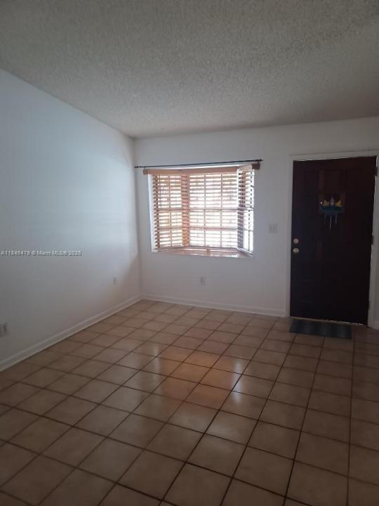 8889 NW 115th St, Hialeah Gardens, Florida 33018, Amerika Birleşik Devletleri