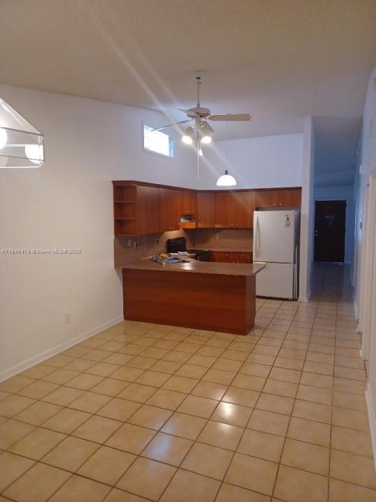 8889 NW 115th St, Hialeah Gardens, Florida 33018, Amerika Birleşik Devletleri