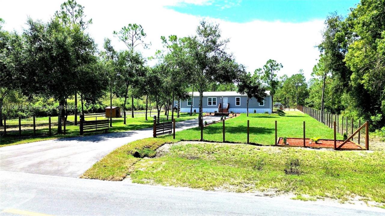 230 Hunting Club Ave, Clewiston, フロリダ 33440, アメリカ合衆国