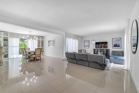1006 NE 202nd Ln, Miami, Florida 33179, USA