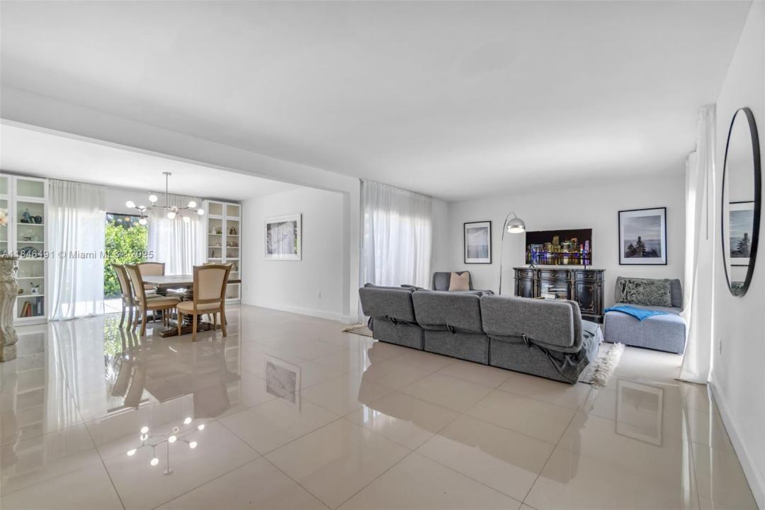 1006 NE 202nd Ln, Miami, フロリダ 33179, アメリカ合衆国