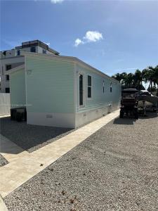 11 Mockingbird Rd, Key Largo, Florida 33037, USA
