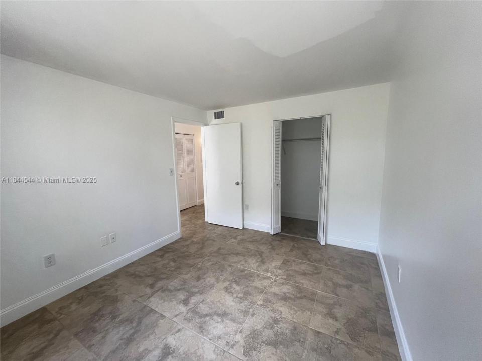 1720 NW N River Dr 103, Miami, Florida 33125, Amerika Birleşik Devletleri