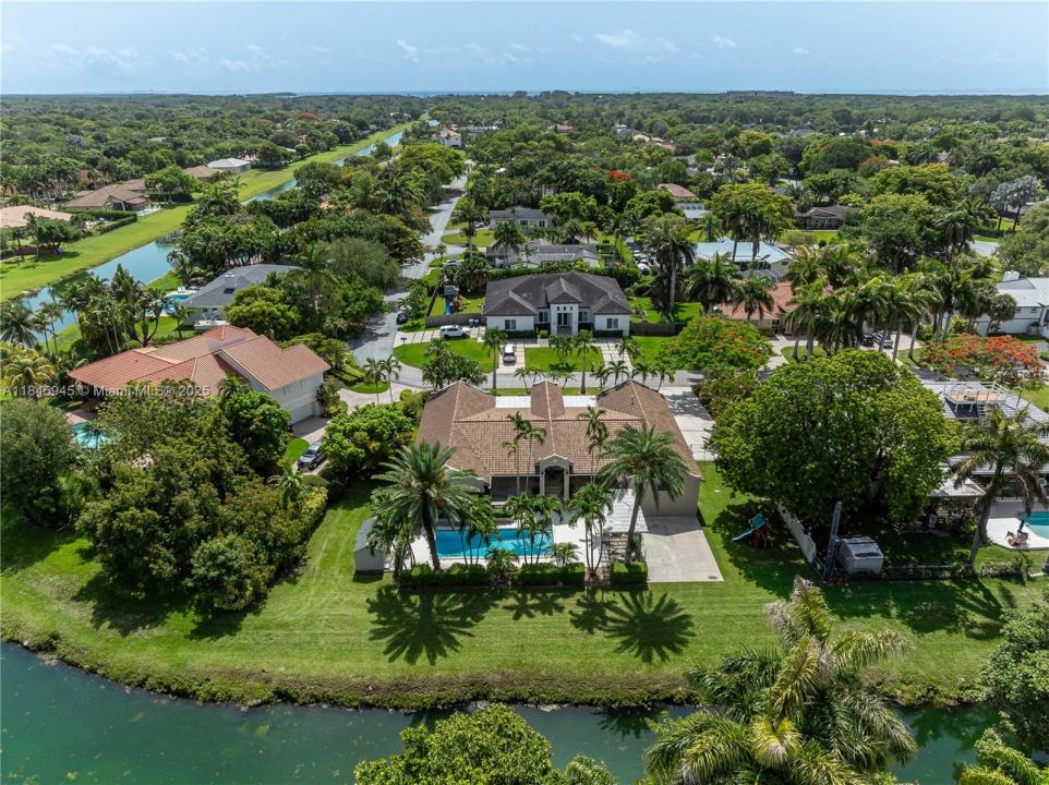 17494 SW 83rd Ct, Palmetto Bay, Florida 33157, USA