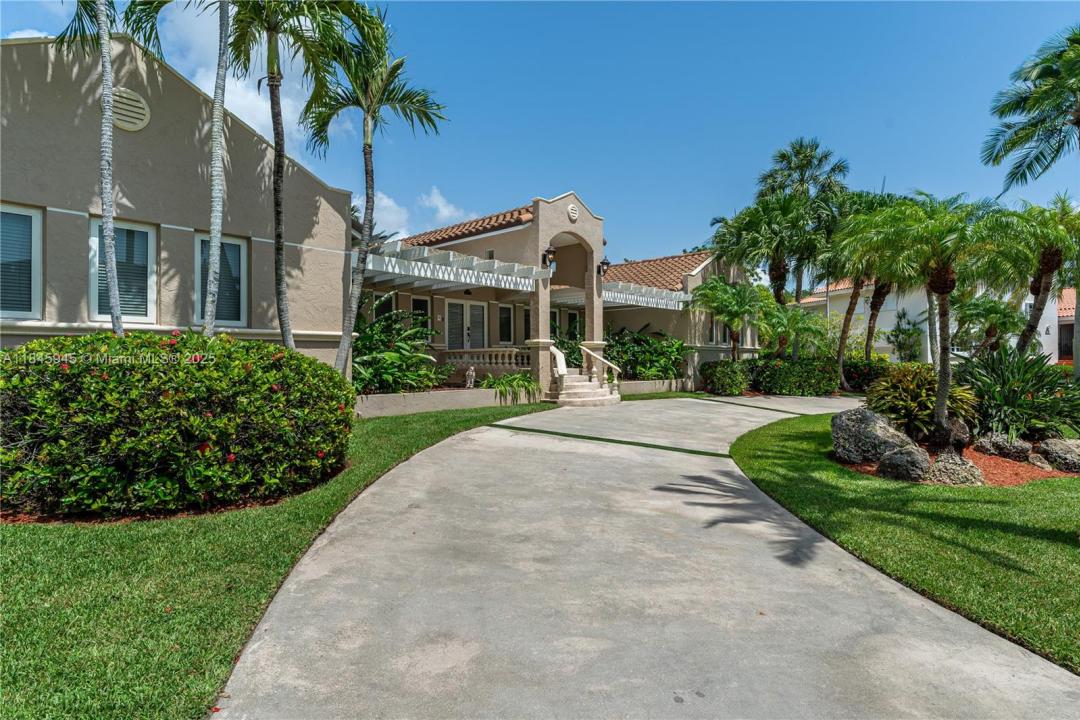 17494 SW 83rd Ct, Palmetto Bay, Florida 33157, USA