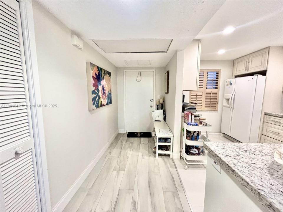3800 Oaks Clubhouse Dr 311, Pompano Beach, Florida 33069, Stati Uniti