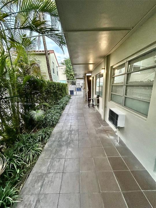 921 Meridian Ave 5, Miami Beach, פלורידה 33139, ארצות הברית של אמריקה 