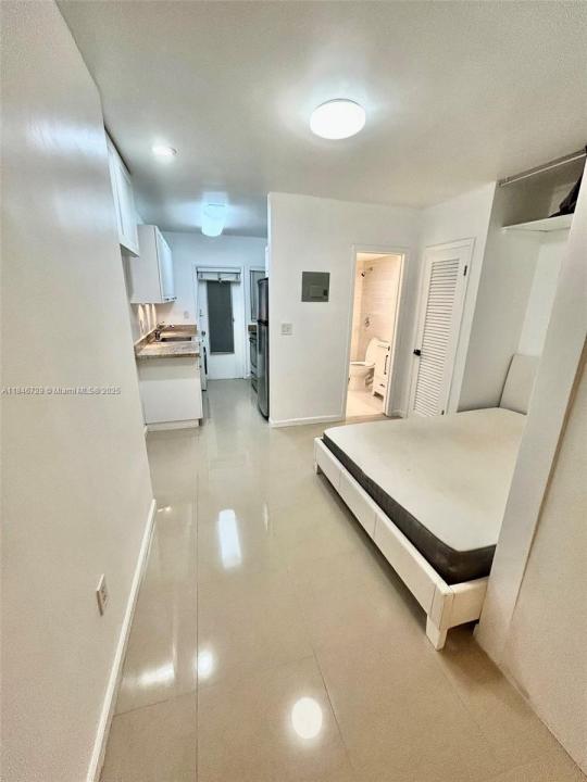 921 Meridian Ave 5, Miami Beach, פלורידה 33139, ארצות הברית של אמריקה 