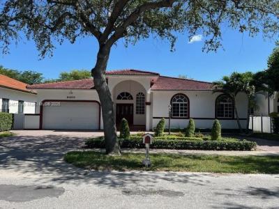 8455 NW 169th Ter, Miami Lakes, Florida 33016, USA