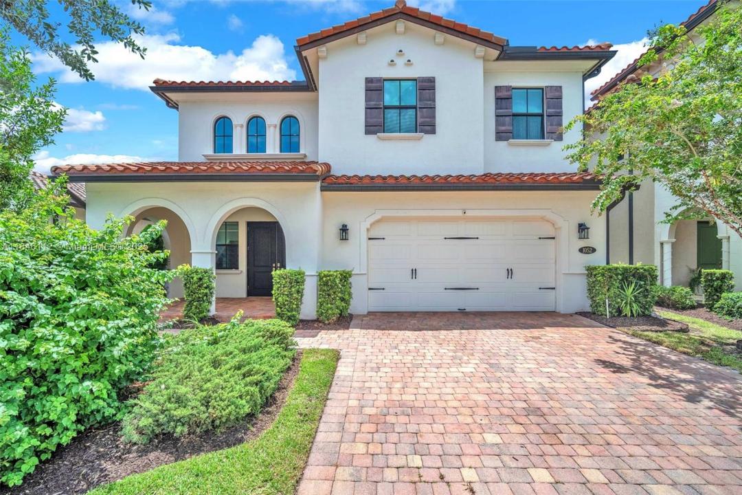 1052 SW 113th Way 1052, Pembroke Pines, Floride 33025, États-Unis