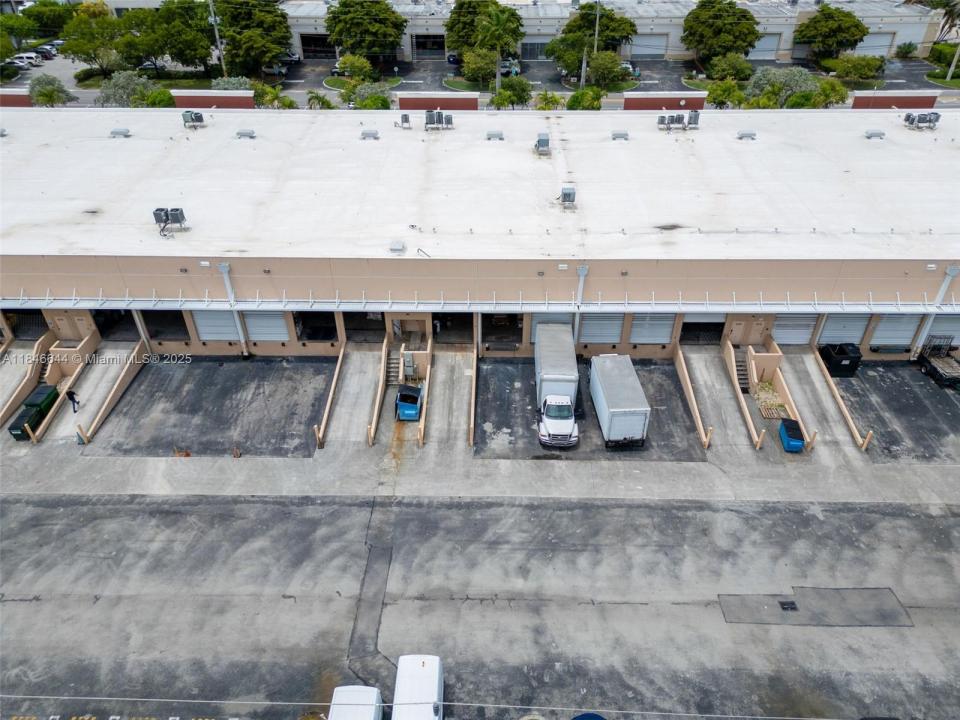 8224 NW 30th Ter 24, Doral, Florida 33122, USA