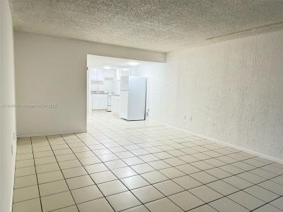 750 NE 195th St 128, Miami, Florida 33179, USA