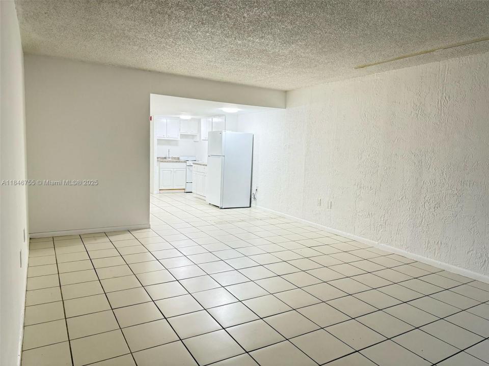 750 NE 195th St 128, Miami, Florida 33179, Stati Uniti