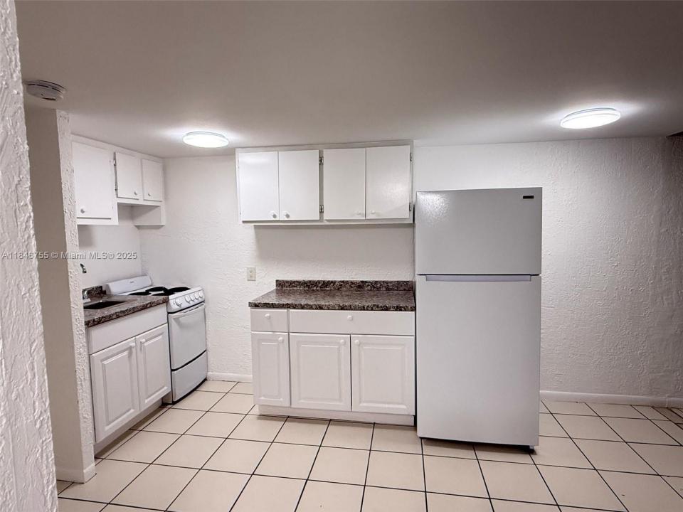 750 NE 195th St 128, Miami, Florida 33179, Stati Uniti