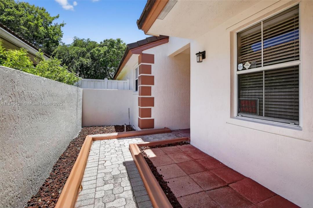 7306 NW 1st Mnr, Plantation, Florida 33317, Stati Uniti