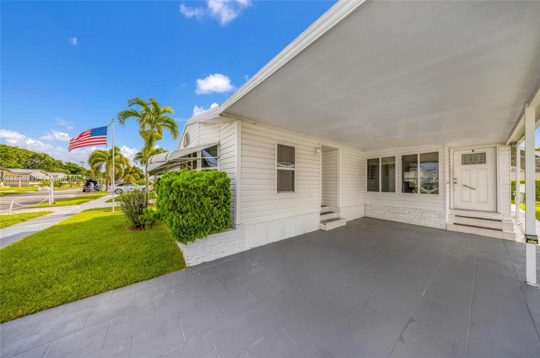 5298 NW 4th Ter, Deerfield Beach, Floryda 33064, USA