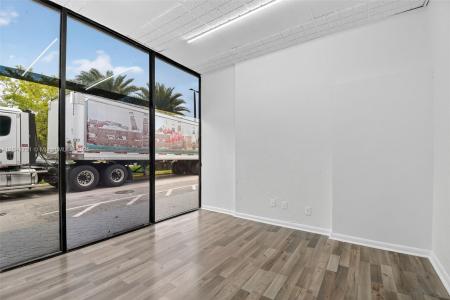3801 N University Dr 502, Sunrise, Florida 33351, USA