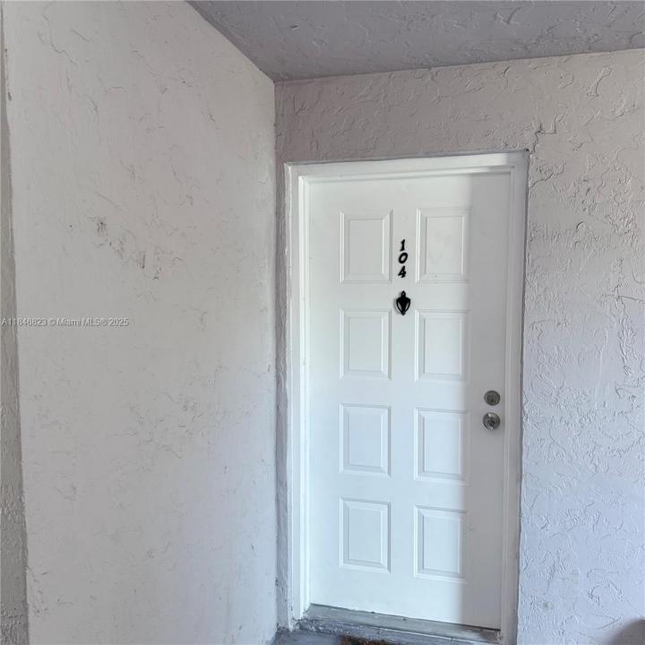 2750 W 76th St 104, Hialeah, 佛罗里达州 33016, 美国