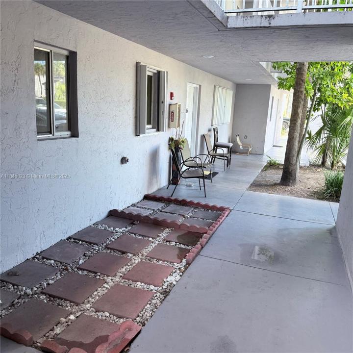 2750 W 76th St 104, Hialeah, 佛罗里达州 33016, 美国
