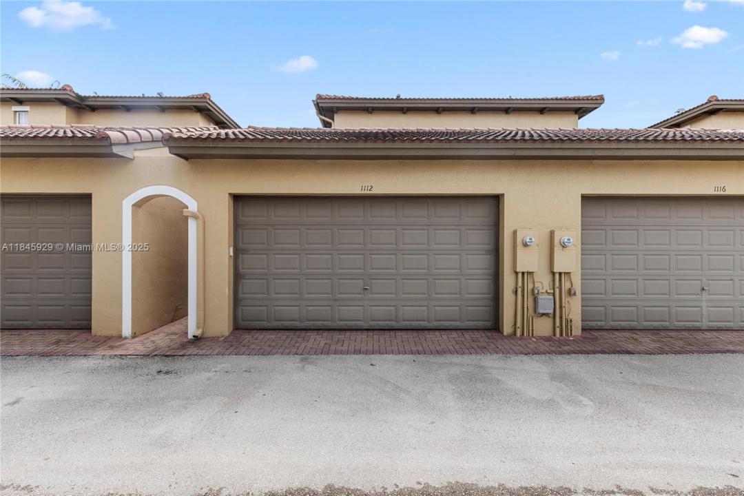 1112 SW 146th Ter, Pembroke Pines, Florida 33027, USA