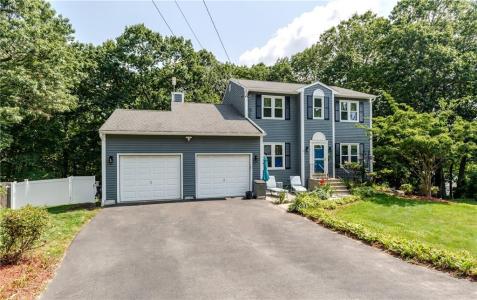 20 Birch View Court, Cranston, RI 02921, USA