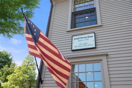 3 Bridge Street, Newport, RI 02840, USA