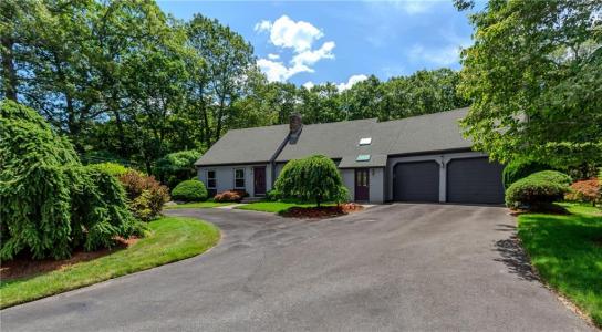 41 Holly Hill Lane, Cranston, RI 02921, USA