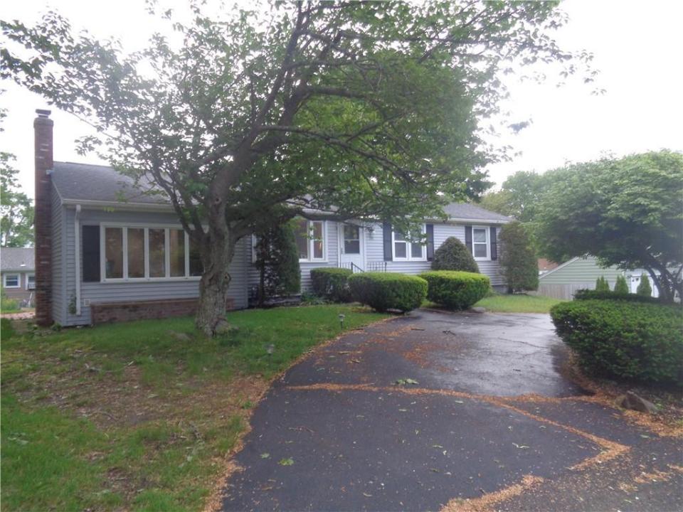 155 Lewiston Street, Warwick, Rhode Island 02889
