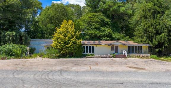 5259 Old Post Road, Charlestown, Rhode Island 02813, USA