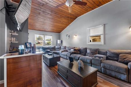 110 Wethersfield Drive, Warwick, Rhode Island 02886, USA