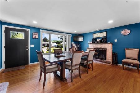 110 Wethersfield Drive, Warwick, Rhode Island 02886, USA