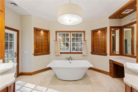 16 Hillside Road, Cumberland, Rhode Island 02864
