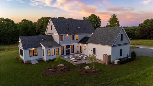 416 Bridgetown Road, South Kingstown, Rhode Island 02874