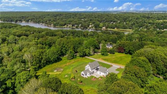 416 Bridgetown Road, South Kingstown, Rhode Island 02874