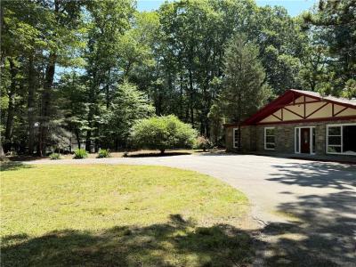 15 Forest Lane, East Greenwich, RI 02818, USA