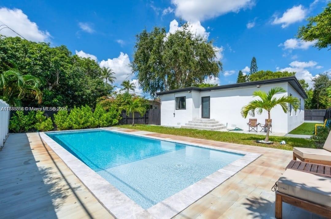 420 NE 90th St, El Portal, フロリダ 33138, アメリカ合衆国