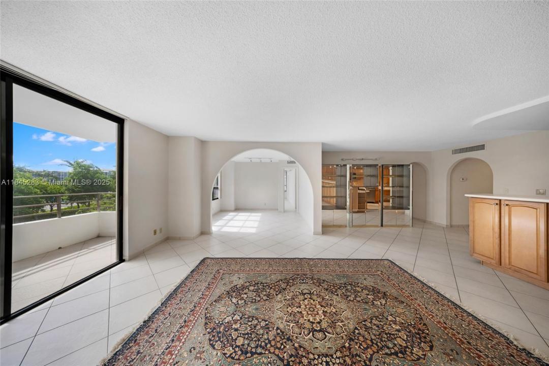 600 Three Islands Blvd 212, Hallandale Beach, 佛罗里达州 33009, 美国