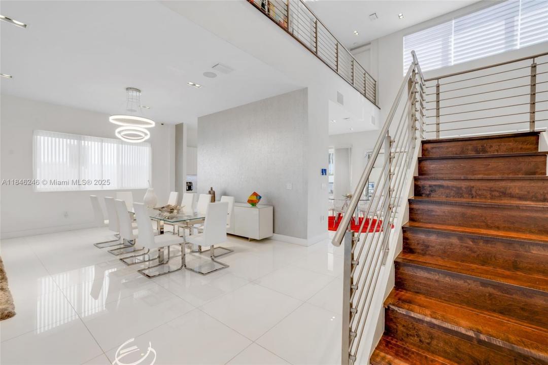 7535 NW 102nd Ct, Doral, Florida 33178, USA