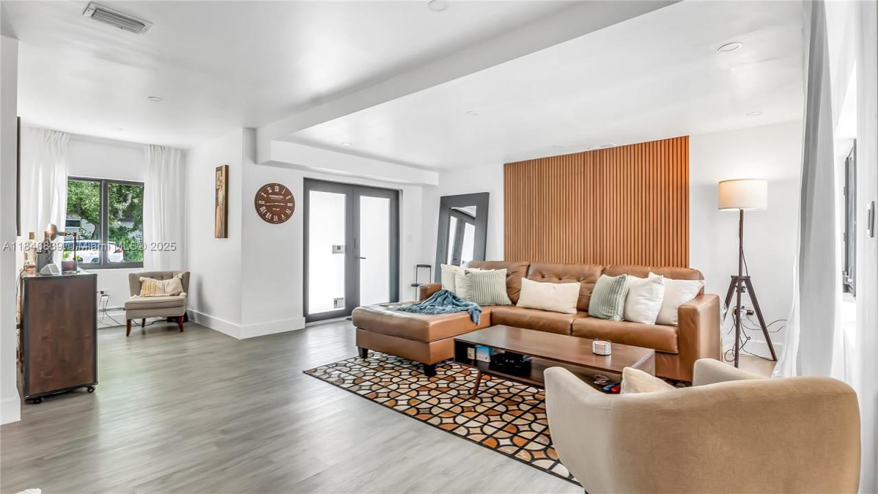 781 NE 162nd St, Miami, Floride 33162, États-Unis