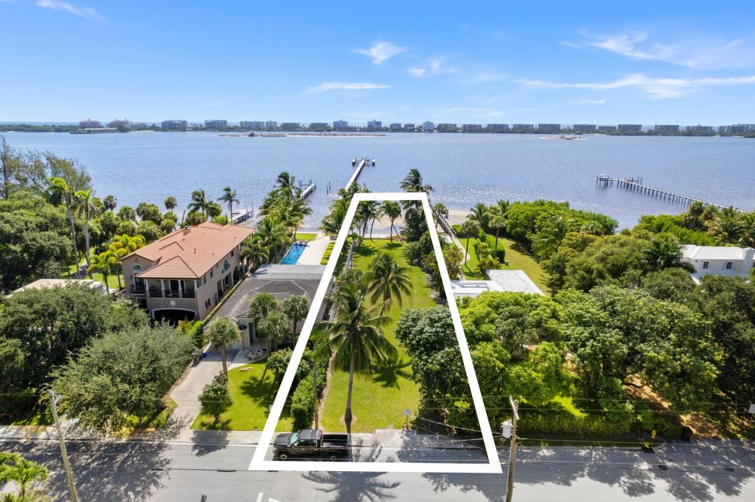 826 S Lakeside Drive, Lake Worth Beach, Florida 33460