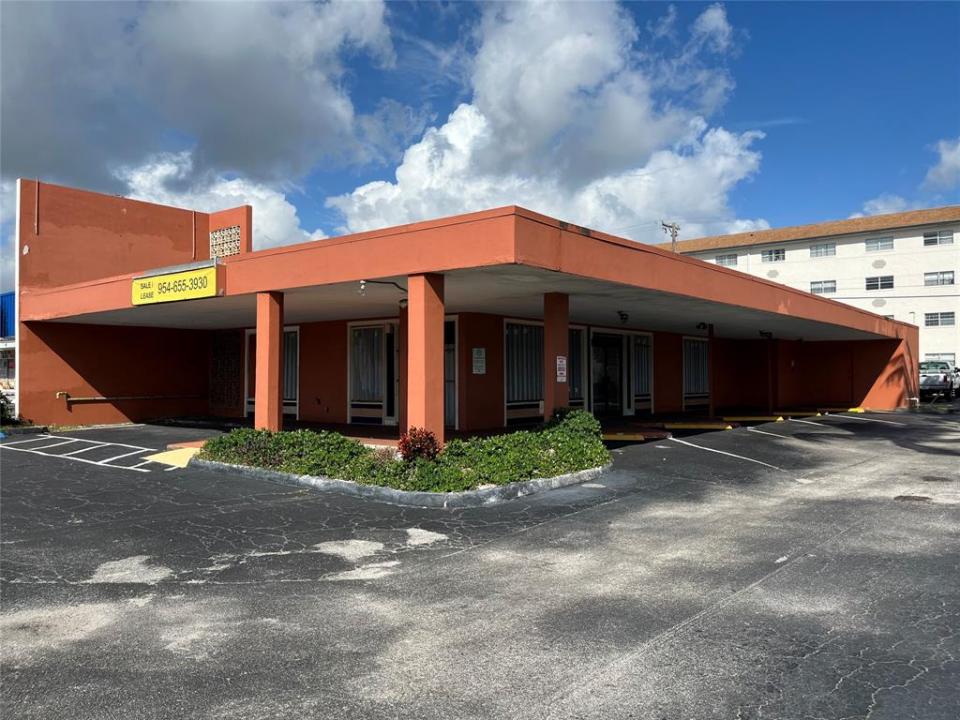 1361 E Commercial Blvd, Oakland Park, Florida 33334